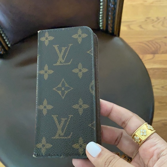 Authentic Louis Vuitton iPhone 7 Phone Case - Picture 1 of 4